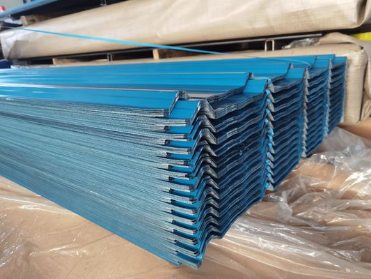 60-95 এইচআরবি পৃষ্ঠতল কঠোরতা রঙিন ইস্পাত শীট corrugated শীট সুবিধা জন্য
